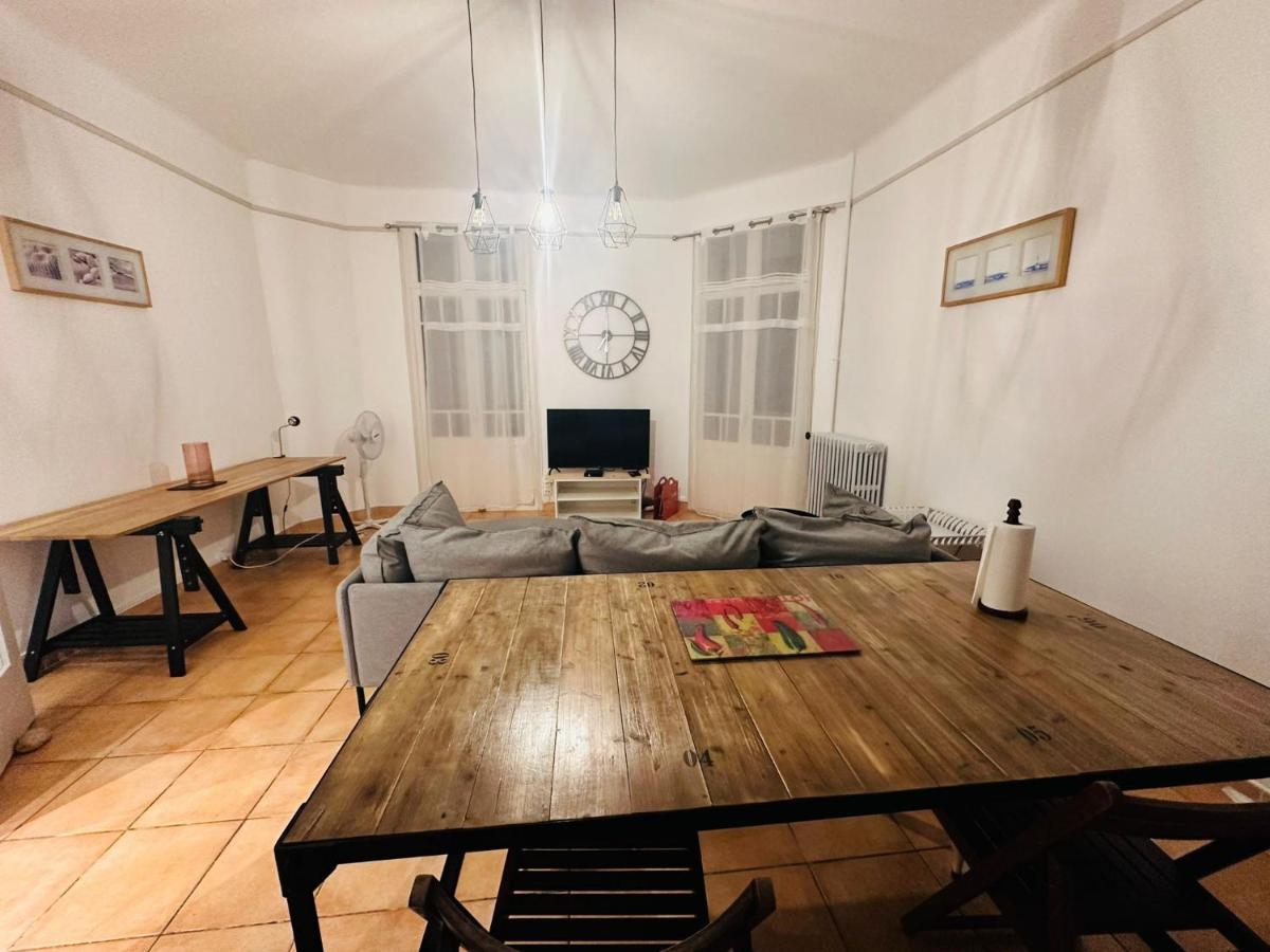 Appartement Lumineux Et Spacieux 2 Chambres Avec Parking Gratuit Dans La Rue Perpignan Exterior photo