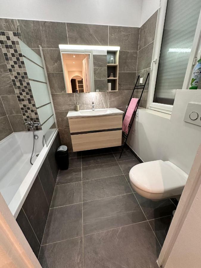 Appartement Lumineux Et Spacieux 2 Chambres Avec Parking Gratuit Dans La Rue Perpignan Exterior photo